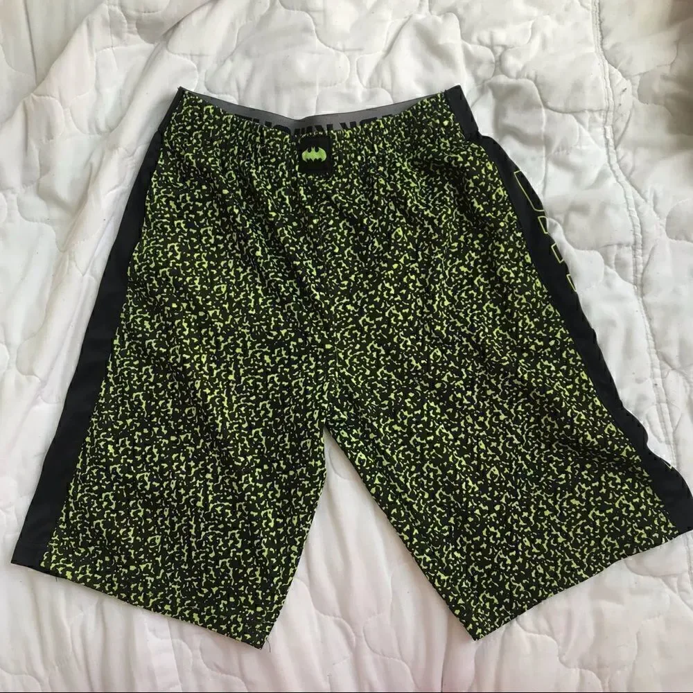 Batman boys shorts size 10 - Picture 2 of 3